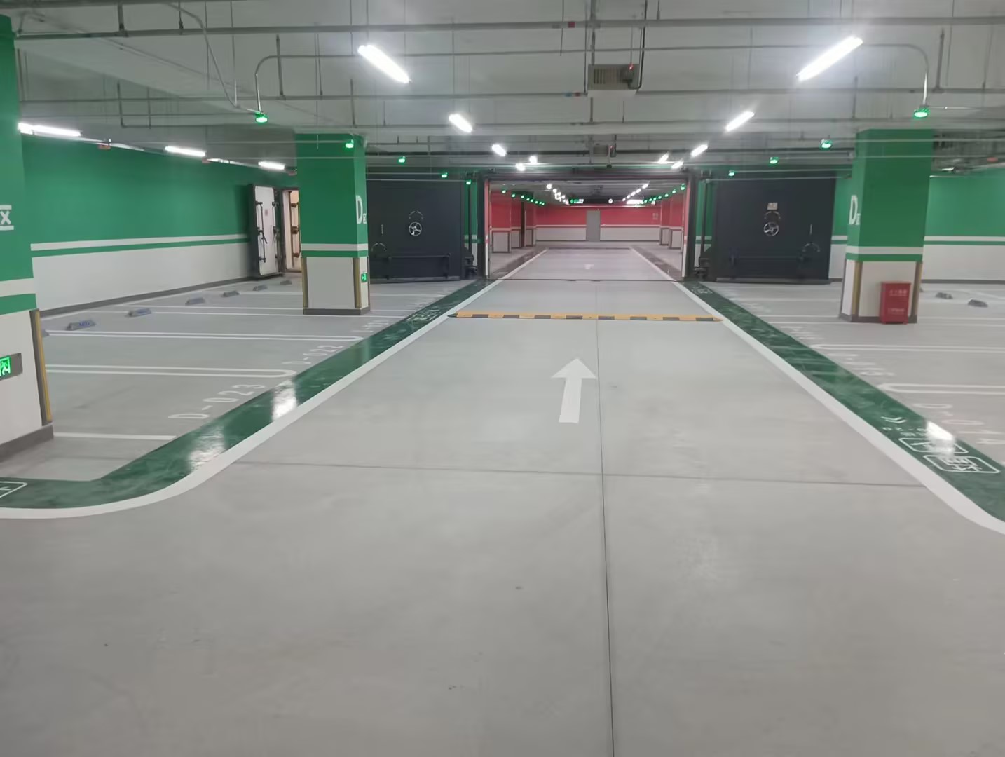 北京城市副中心政府辦公樓停車場 北京城市副中心政府辦公樓停車場